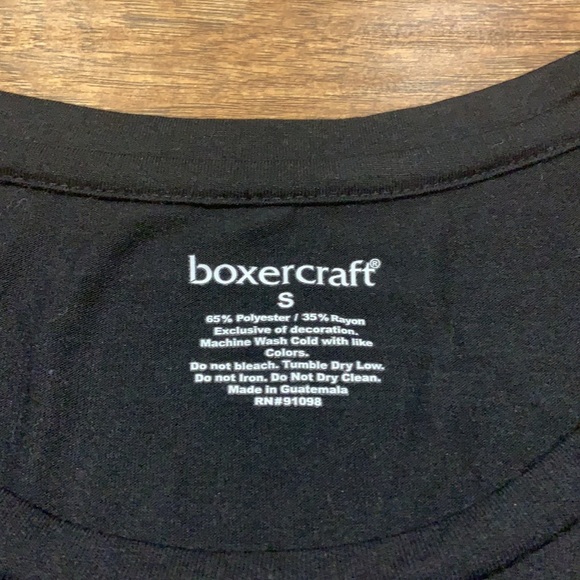 Fanshawe College front knot black t-shirt - Picture 6 of 9